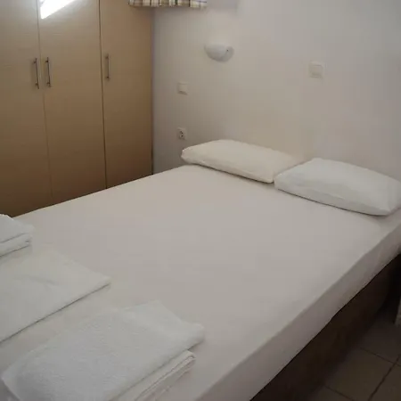 Kalamaki  Alexandros Seaside Family Apartments & Villas - Paradise, 7' From Petalidi מראה חיצוני תמונה