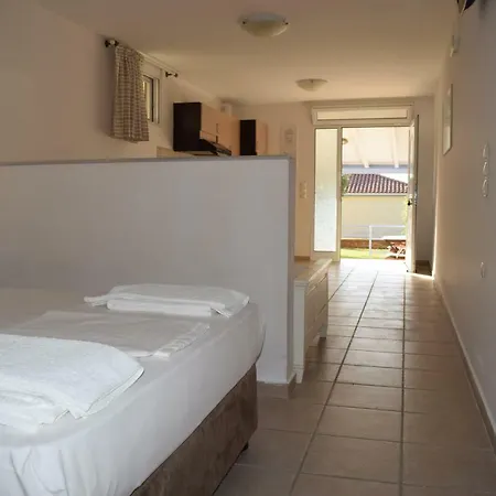 Kalamaki  Alexandros Seaside Family Apartments & Villas - Paradise, 7' From Petalidi מראה חיצוני תמונה