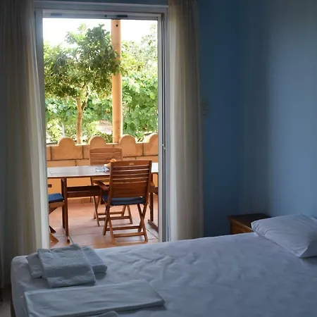 Kalamaki  Alexandros Seaside Family Apartments & Villas - Paradise, 7' From Petalidi מראה חיצוני תמונה